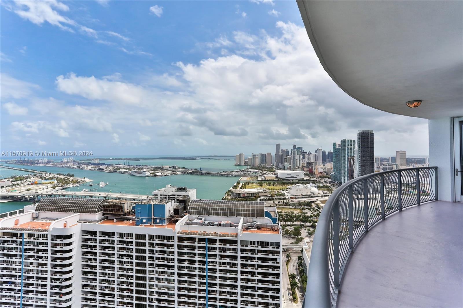 1750 N Bayshore Dr 5002, Miami, Florida 33132, 2 Bedrooms Bedrooms, ,2 BathroomsBathrooms,Residentiallease,For Rent,1750 N Bayshore Dr 5002,A11570919
