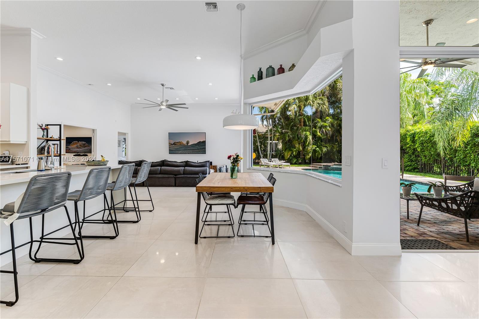 244 Landings Blvd, Weston, Florida 33327, 6 Bedrooms Bedrooms, ,3 BathroomsBathrooms,Residential,For Sale,244 Landings Blvd,A11571071