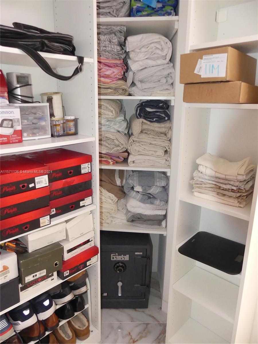 300 Three Islands Blvd 807, Hallandale Beach, Florida 33009, 2 Bedrooms Bedrooms, ,2 BathroomsBathrooms,Residential,For Sale,300 Three Islands Blvd 807,A11571136