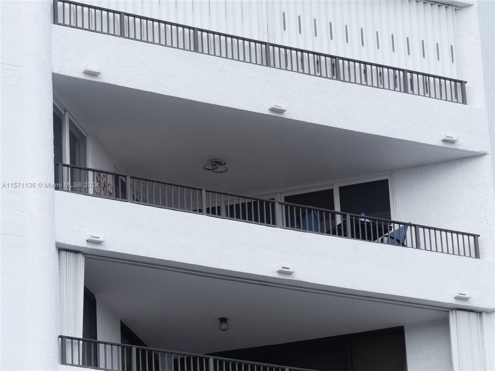 300 Three Islands Blvd 807, Hallandale Beach, Florida 33009, 2 Bedrooms Bedrooms, ,2 BathroomsBathrooms,Residential,For Sale,300 Three Islands Blvd 807,A11571136