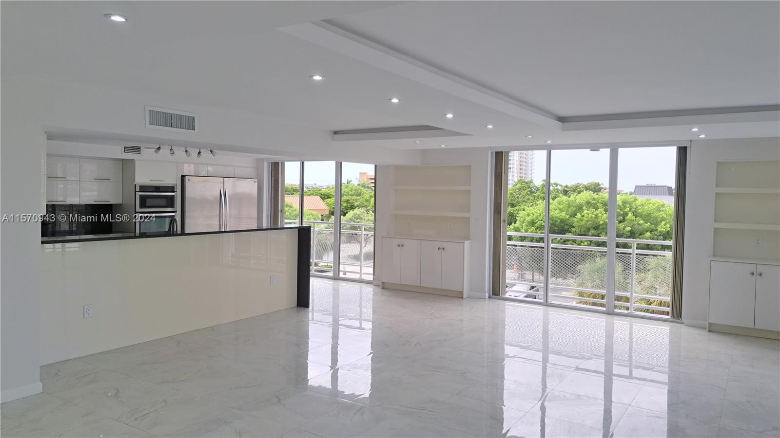 468 Golden Isles Dr 401, Hallandale Beach, Florida 33009, 3 Bedrooms Bedrooms, ,2 BathroomsBathrooms,Residentiallease,For Rent,468 Golden Isles Dr 401,A11570943
