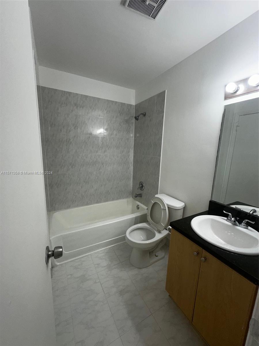 7220 NW 179th St 201, Hialeah, Florida 33015, 1 Bedroom Bedrooms, ,1 BathroomBathrooms,Residentiallease,For Rent,7220 NW 179th St 201,A11571358