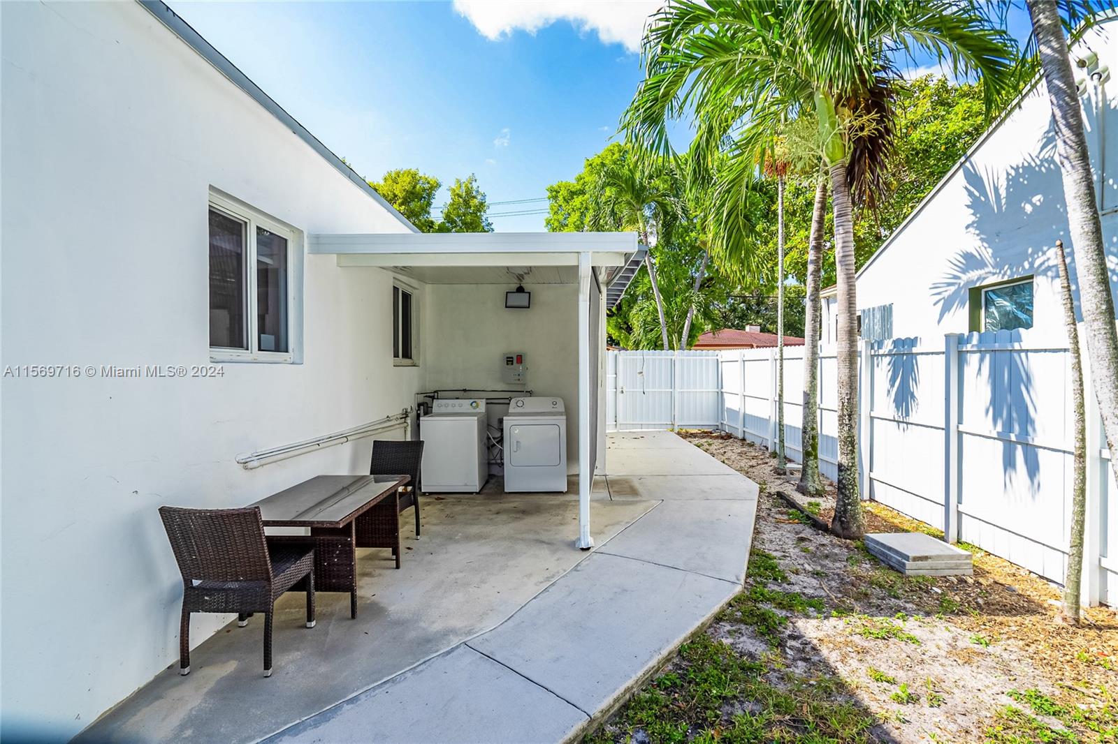737 NW 41st St B, Miami, Florida 33127, 2 Bedrooms Bedrooms, ,1 BathroomBathrooms,Residentiallease,For Rent,737 NW 41st St B,A11569716