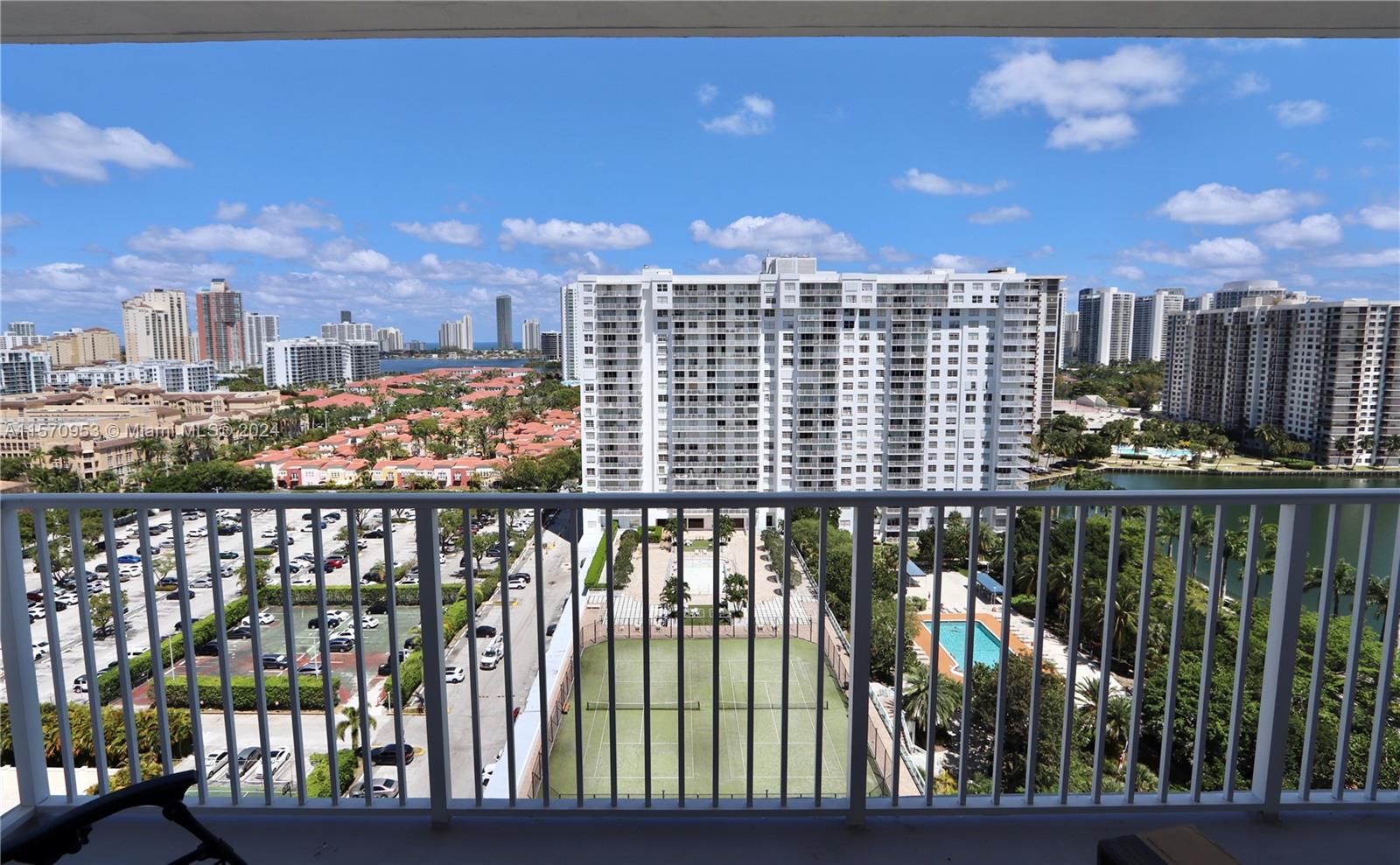 2801 NE 183rd St 1804W, Aventura, Florida 33160, 2 Bedrooms Bedrooms, ,2 BathroomsBathrooms,Residential,For Sale,2801 NE 183rd St 1804W,A11570953