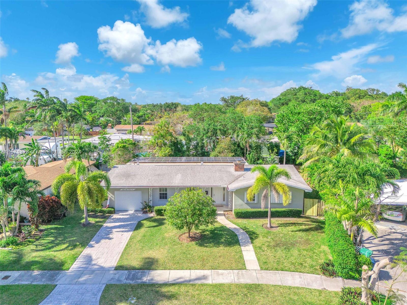 8895 SW 187th St  For Sale A11571373, FL