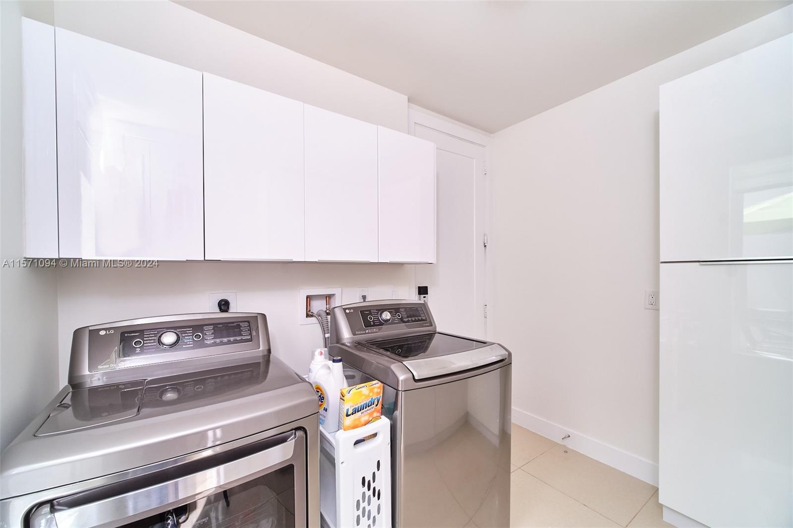 10518 NW 66th St 10518, Doral, Florida 33178, 3 Bedrooms Bedrooms, ,3 BathroomsBathrooms,Residentiallease,For Rent,10518 NW 66th St 10518,A11571094