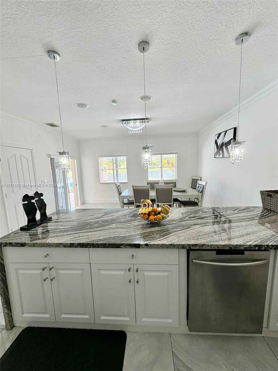 2845 NE 41st Rd, Homestead, Florida 33033, 4 Bedrooms Bedrooms, ,4 BathroomsBathrooms,Residentiallease,For Rent,2845 NE 41st Rd,A11571153