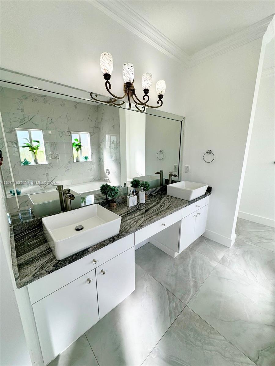 2845 NE 41st Rd, Homestead, Florida 33033, 4 Bedrooms Bedrooms, ,4 BathroomsBathrooms,Residentiallease,For Rent,2845 NE 41st Rd,A11571153