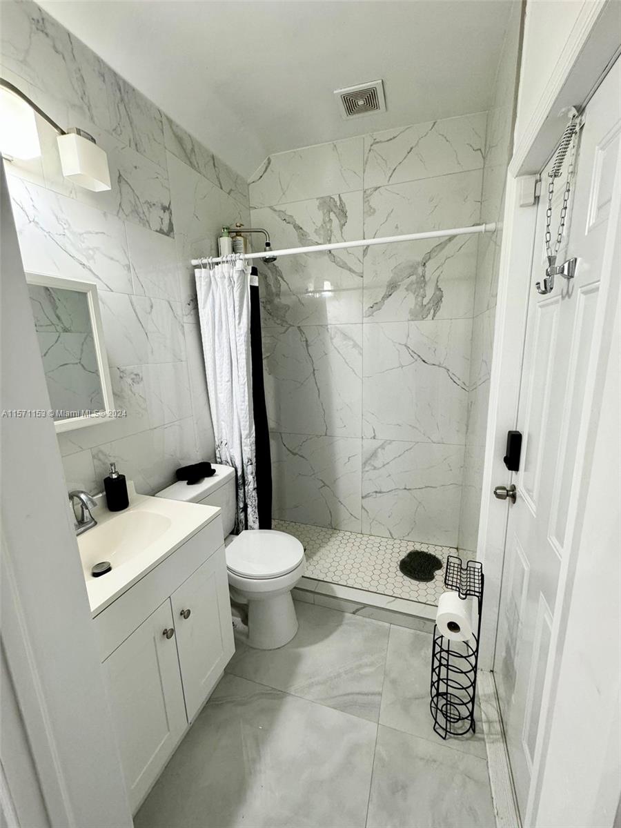 2845 NE 41st Rd, Homestead, Florida 33033, 4 Bedrooms Bedrooms, ,4 BathroomsBathrooms,Residentiallease,For Rent,2845 NE 41st Rd,A11571153