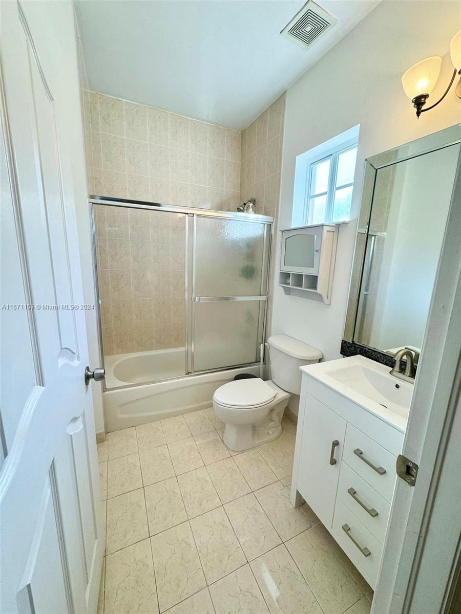 2845 NE 41st Rd, Homestead, Florida 33033, 4 Bedrooms Bedrooms, ,4 BathroomsBathrooms,Residentiallease,For Rent,2845 NE 41st Rd,A11571153