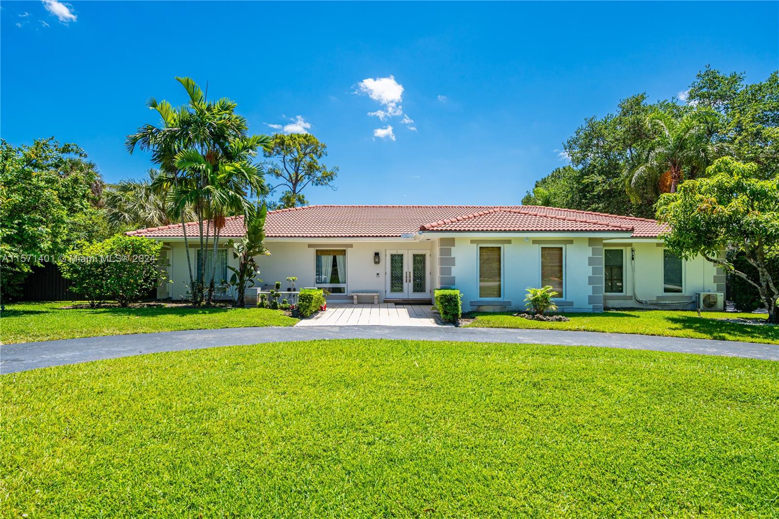 9470 SW 97th St  For Sale A11571401, FL