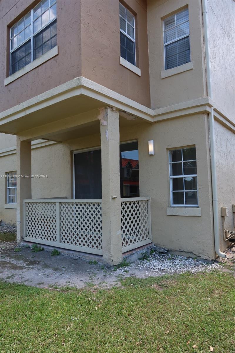 18340 NW 68th Ave A, Hialeah, Florida 33015, 2 Bedrooms Bedrooms, ,1 BathroomBathrooms,Residentiallease,For Rent,18340 NW 68th Ave A,A11569869