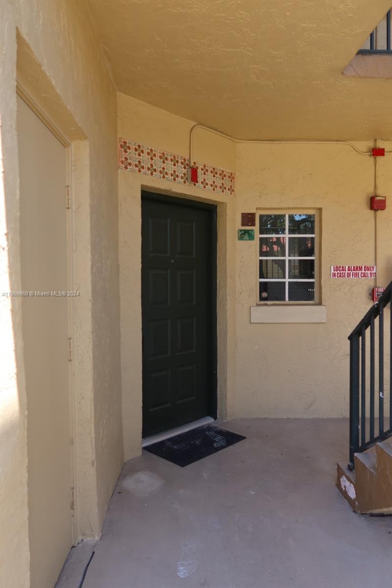 18340 NW 68th Ave A, Hialeah, Florida 33015, 2 Bedrooms Bedrooms, ,1 BathroomBathrooms,Residentiallease,For Rent,18340 NW 68th Ave A,A11569869