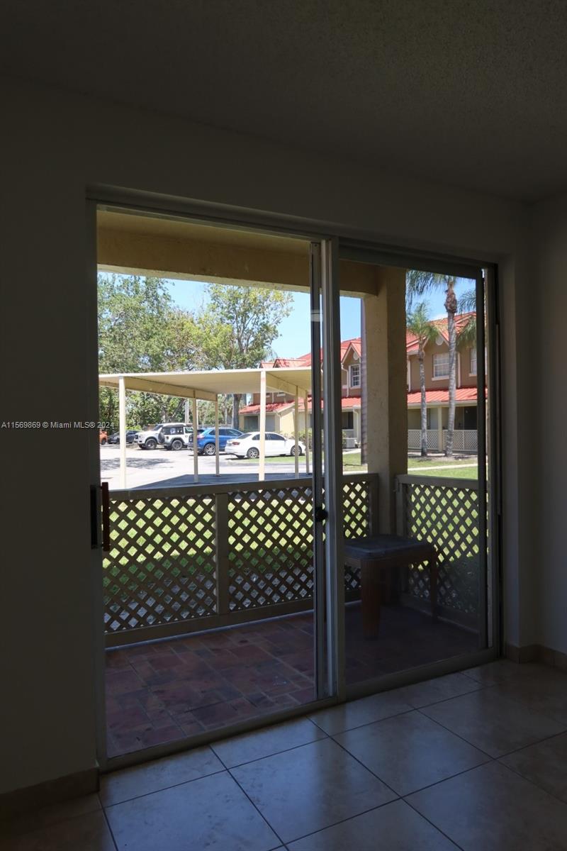 18340 NW 68th Ave A, Hialeah, Florida 33015, 2 Bedrooms Bedrooms, ,1 BathroomBathrooms,Residentiallease,For Rent,18340 NW 68th Ave A,A11569869