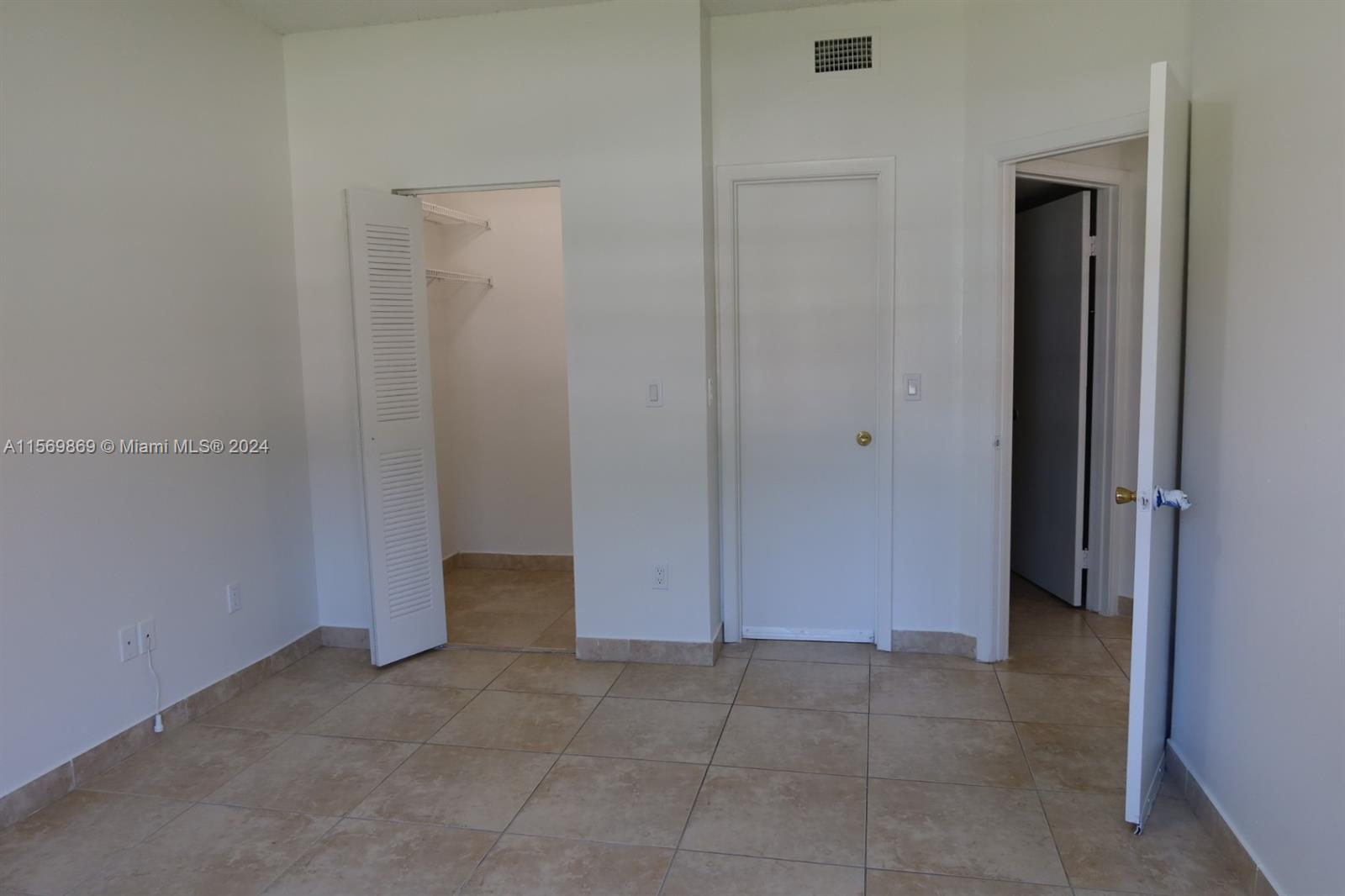 18340 NW 68th Ave A, Hialeah, Florida 33015, 2 Bedrooms Bedrooms, ,1 BathroomBathrooms,Residentiallease,For Rent,18340 NW 68th Ave A,A11569869
