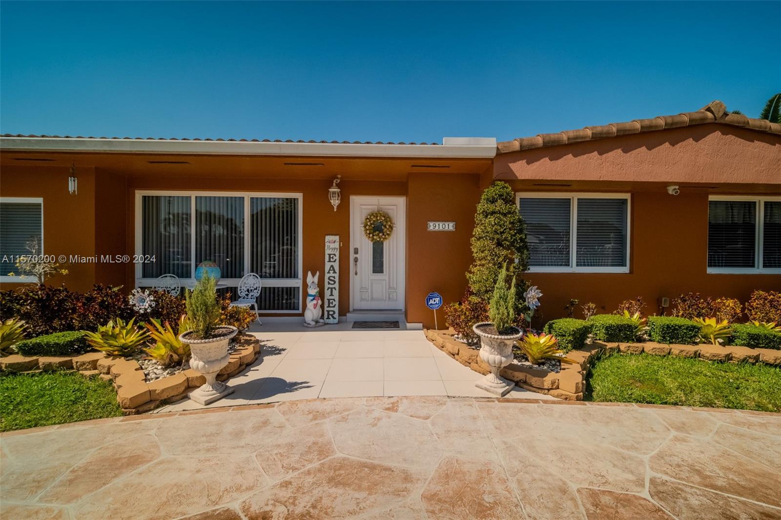 9101 SW 17th St, Miami, Florida 33165, 6 Bedrooms Bedrooms, ,4 BathroomsBathrooms,Residential,For Sale,9101 SW 17th St,A11570200
