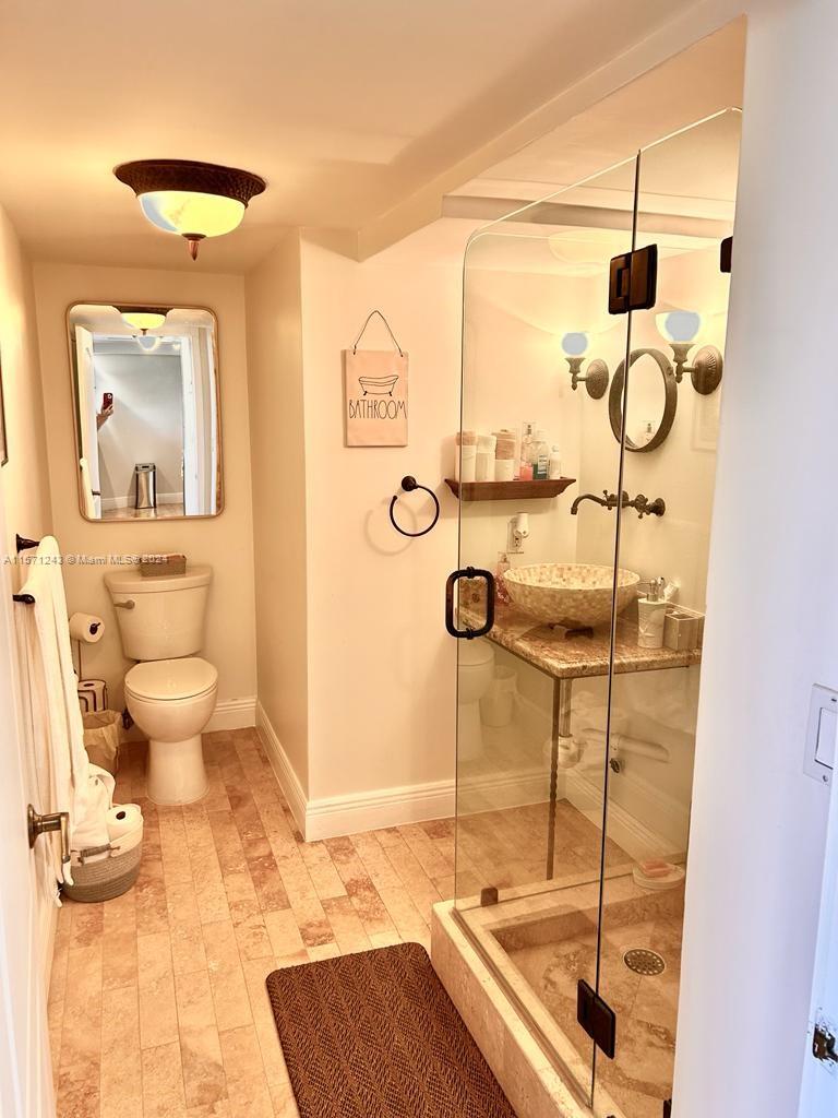 2555 Collins Ave 307, Miami Beach, Florida 33140, 1 Bedroom Bedrooms, ,2 BathroomsBathrooms,Residential,For Sale,2555 Collins Ave 307,A11571243