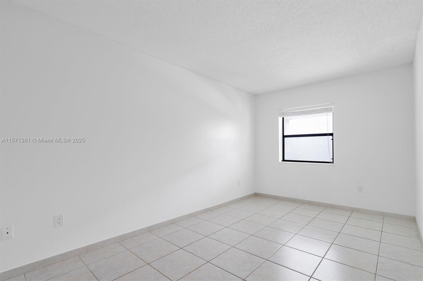 456 Poinciana Dr 1620, Sunny Isles Beach, Florida 33160, 3 Bedrooms Bedrooms, ,2 BathroomsBathrooms,Residential,For Sale,456 Poinciana Dr 1620,A11571361