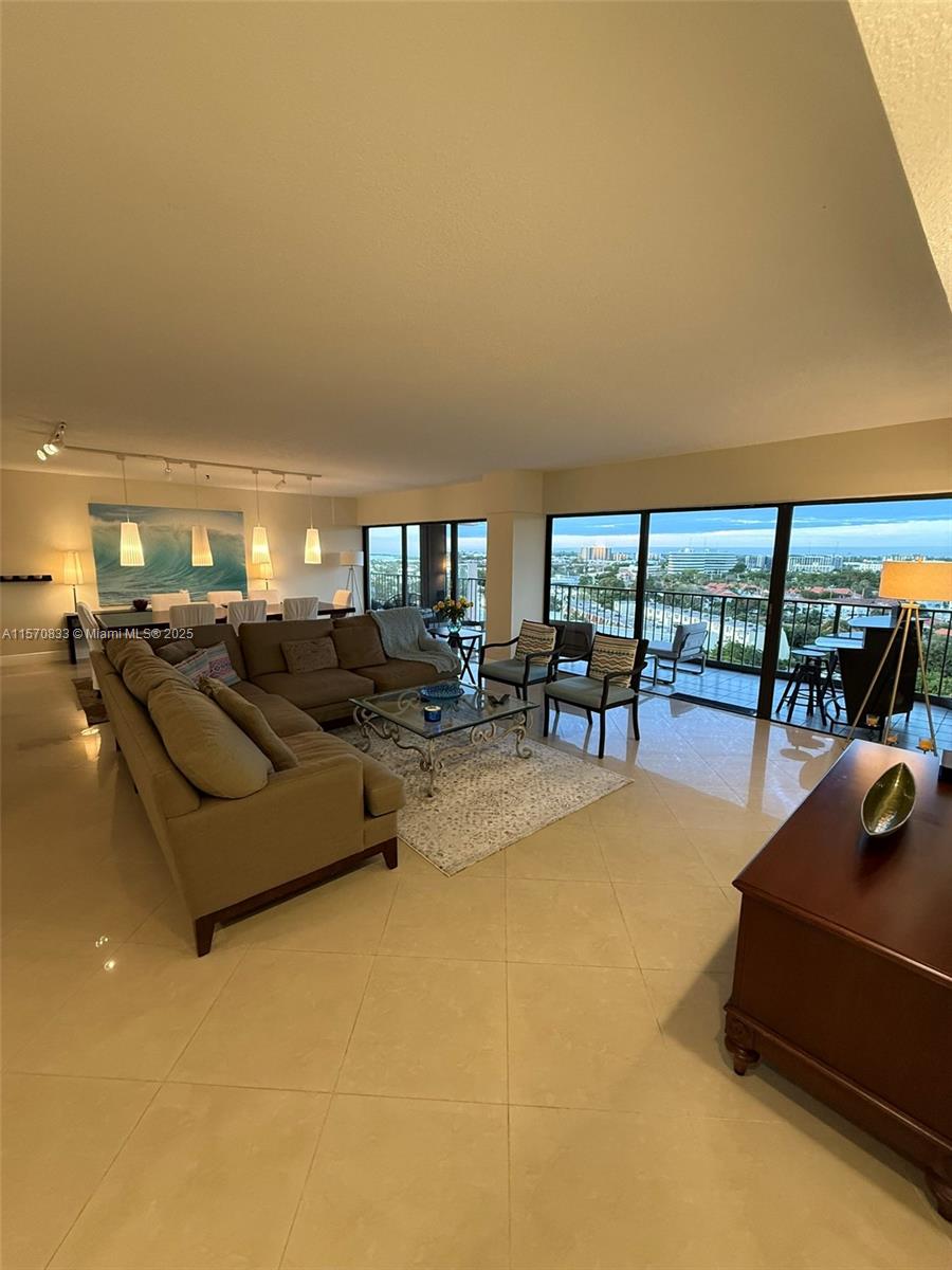 1800 NE 114th St 1201, Miami, Florida 33181, 2 Bedrooms Bedrooms, ,3 BathroomsBathrooms,Residential,For Sale,1800 NE 114th St 1201,A11570833