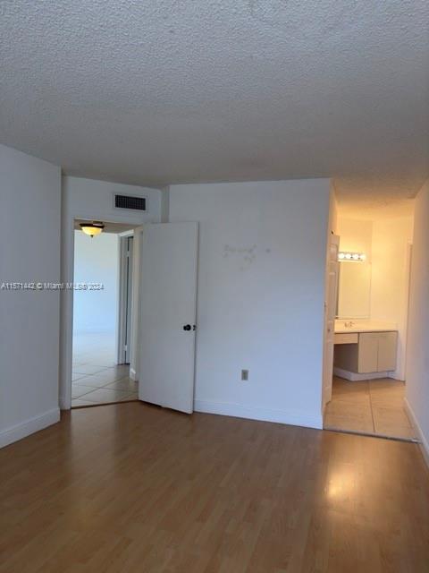 6284 NW 186th St 208, Hialeah, Florida 33015, 2 Bedrooms Bedrooms, ,2 BathroomsBathrooms,Residentiallease,For Rent,6284 NW 186th St 208,A11571442