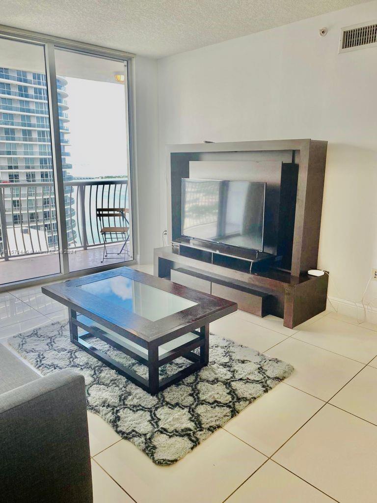 1750 N Bayshore Dr 4305, Miami, Florida 33132, 1 Bedroom Bedrooms, ,1 BathroomBathrooms,Residentiallease,For Rent,1750 N Bayshore Dr 4305,A11571446