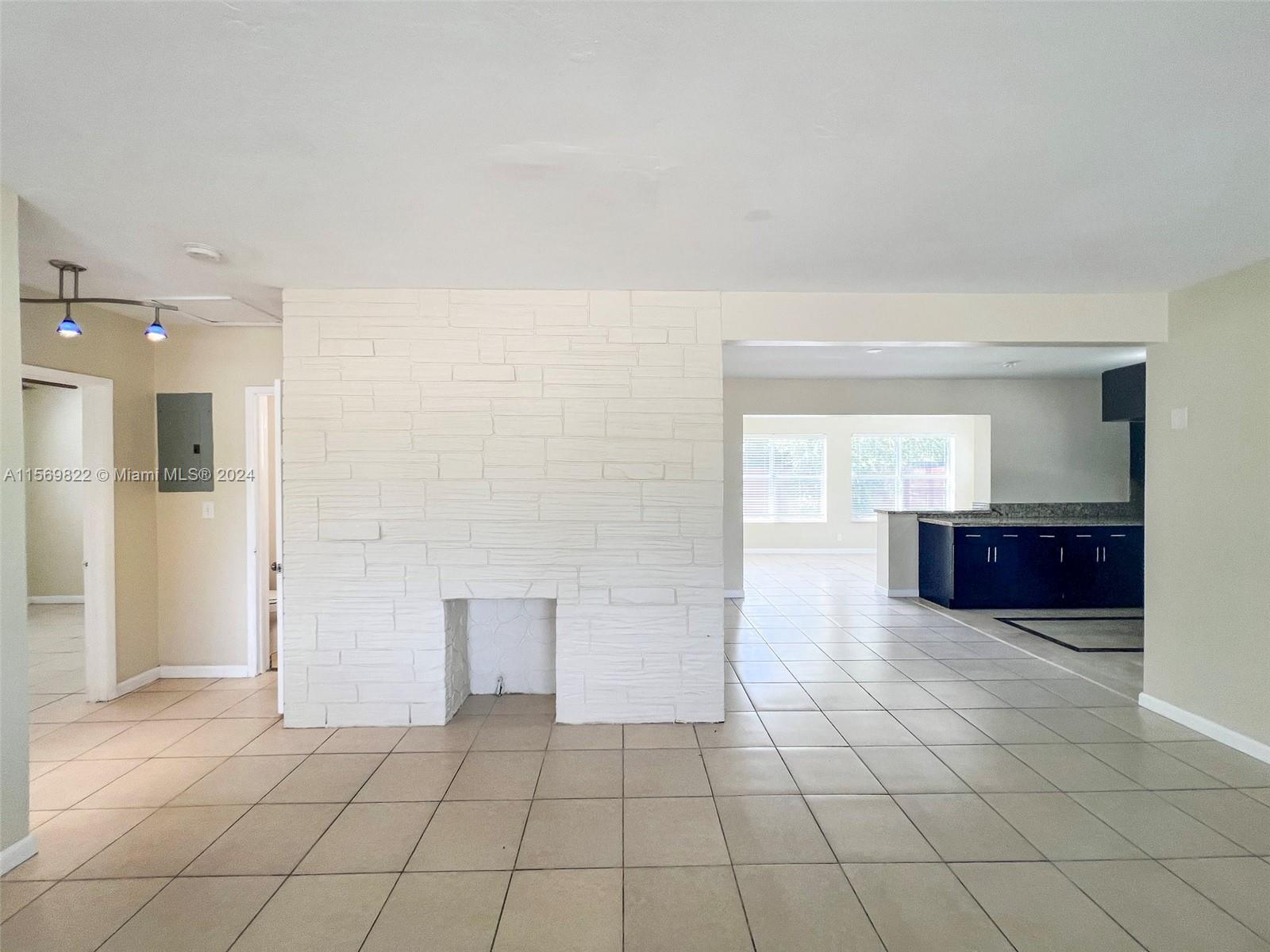 Listing Photo 14