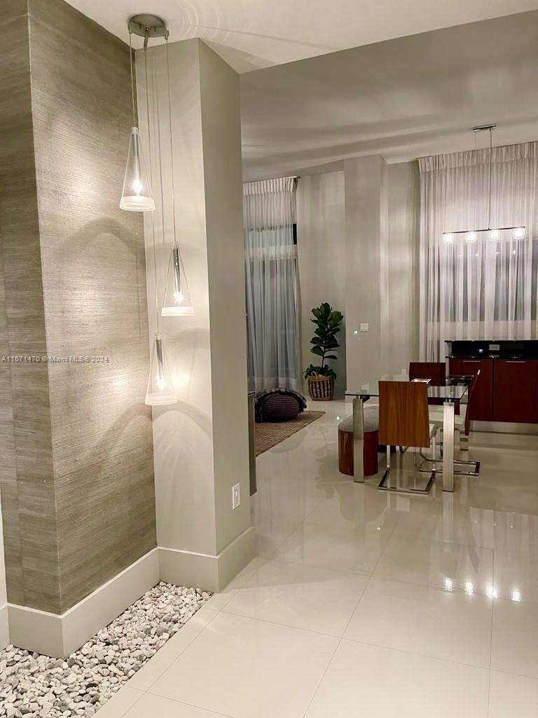 1800 N Bayshore Dr 302, Miami, Florida 33132, 1 Bedroom Bedrooms, ,2 BathroomsBathrooms,Residentiallease,For Rent,1800 N Bayshore Dr 302,A11571470