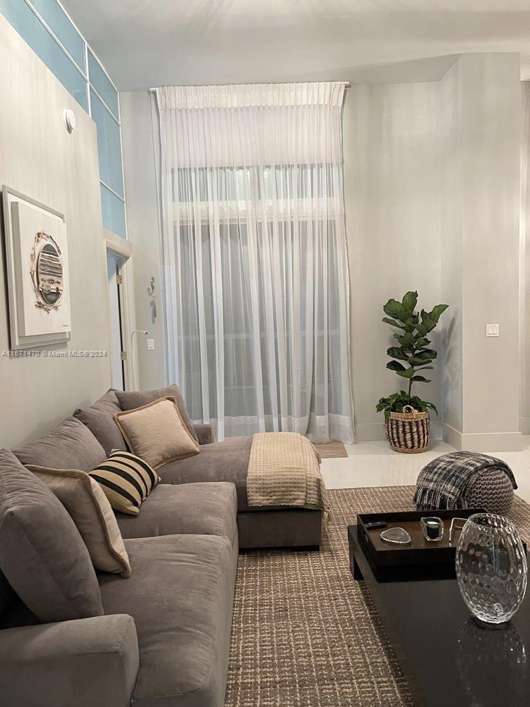 1800 N Bayshore Dr 302, Miami, Florida 33132, 1 Bedroom Bedrooms, ,2 BathroomsBathrooms,Residentiallease,For Rent,1800 N Bayshore Dr 302,A11571470