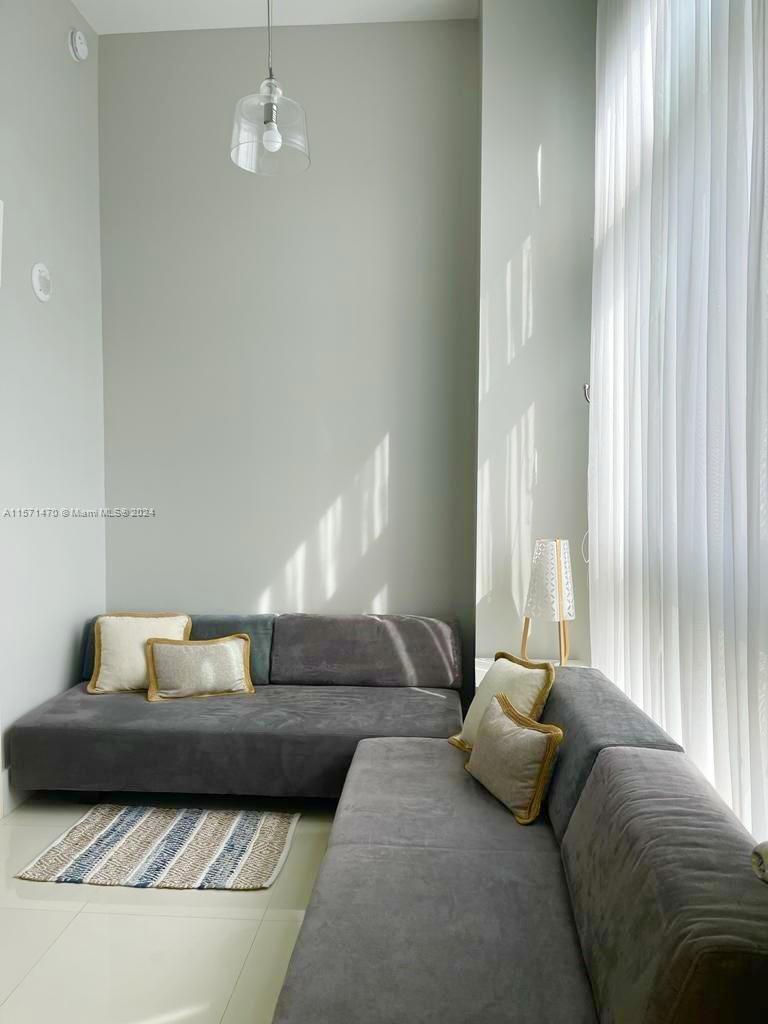 1800 N Bayshore Dr 302, Miami, Florida 33132, 1 Bedroom Bedrooms, ,2 BathroomsBathrooms,Residentiallease,For Rent,1800 N Bayshore Dr 302,A11571470
