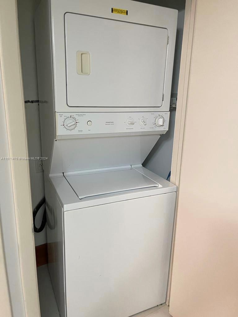 1800 N Bayshore Dr 302, Miami, Florida 33132, 1 Bedroom Bedrooms, ,2 BathroomsBathrooms,Residentiallease,For Rent,1800 N Bayshore Dr 302,A11571470