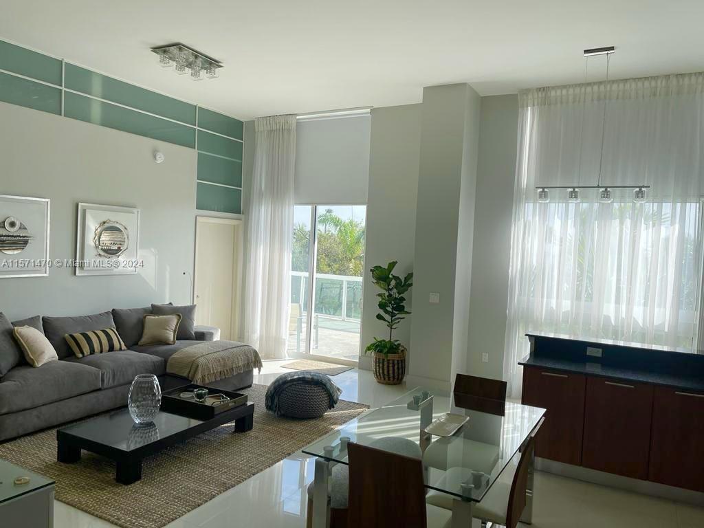 1800 N Bayshore Dr 302, Miami, Florida 33132, 1 Bedroom Bedrooms, ,2 BathroomsBathrooms,Residentiallease,For Rent,1800 N Bayshore Dr 302,A11571470