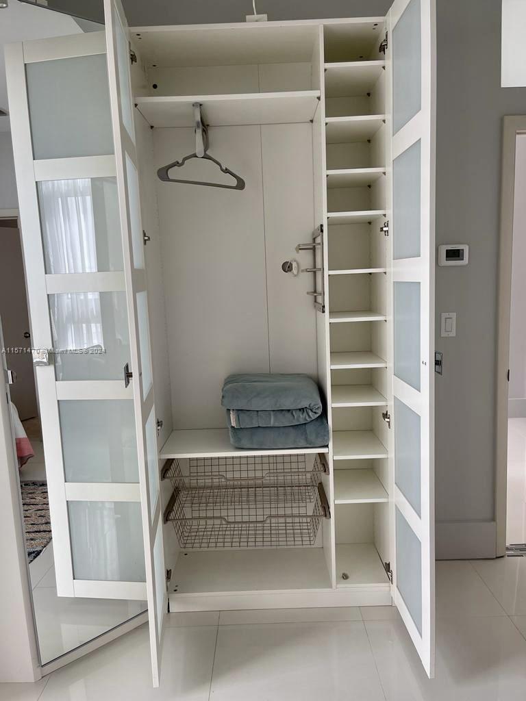 1800 N Bayshore Dr 302, Miami, Florida 33132, 1 Bedroom Bedrooms, ,2 BathroomsBathrooms,Residentiallease,For Rent,1800 N Bayshore Dr 302,A11571470