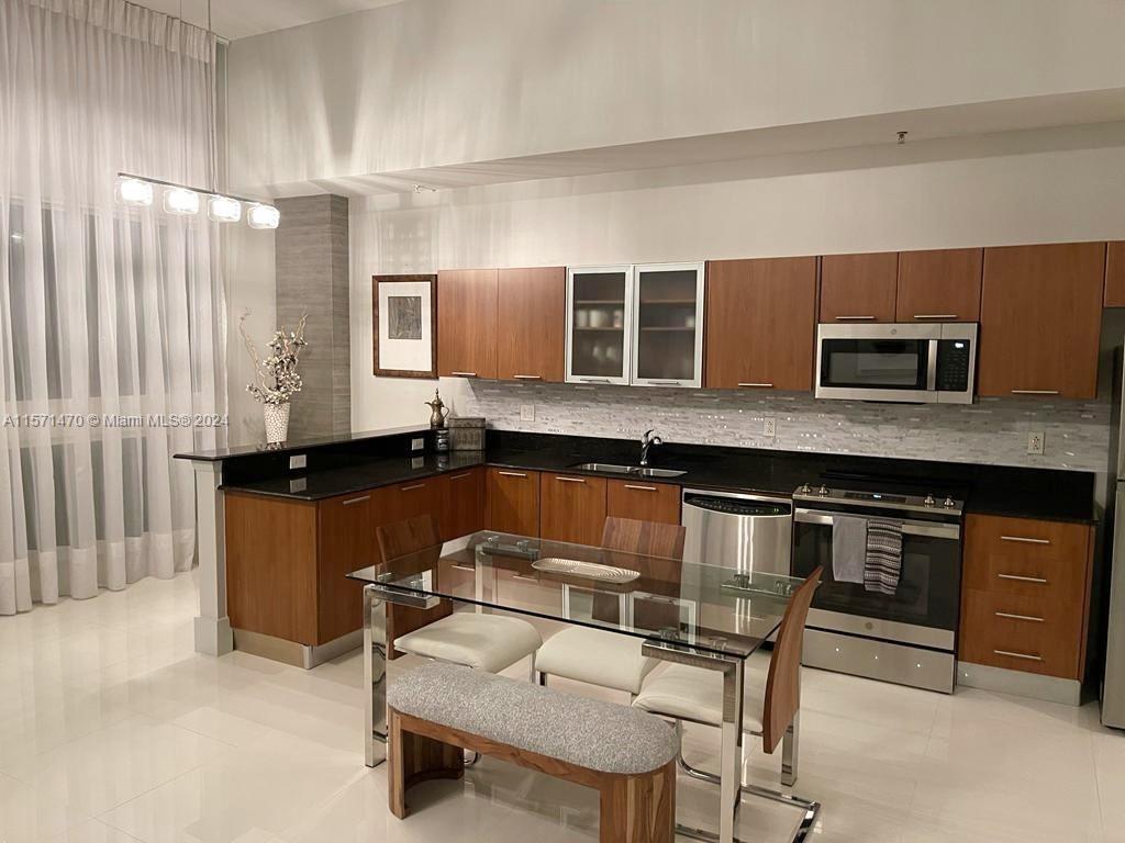 1800 N Bayshore Dr 302, Miami, Florida 33132, 1 Bedroom Bedrooms, ,2 BathroomsBathrooms,Residentiallease,For Rent,1800 N Bayshore Dr 302,A11571470