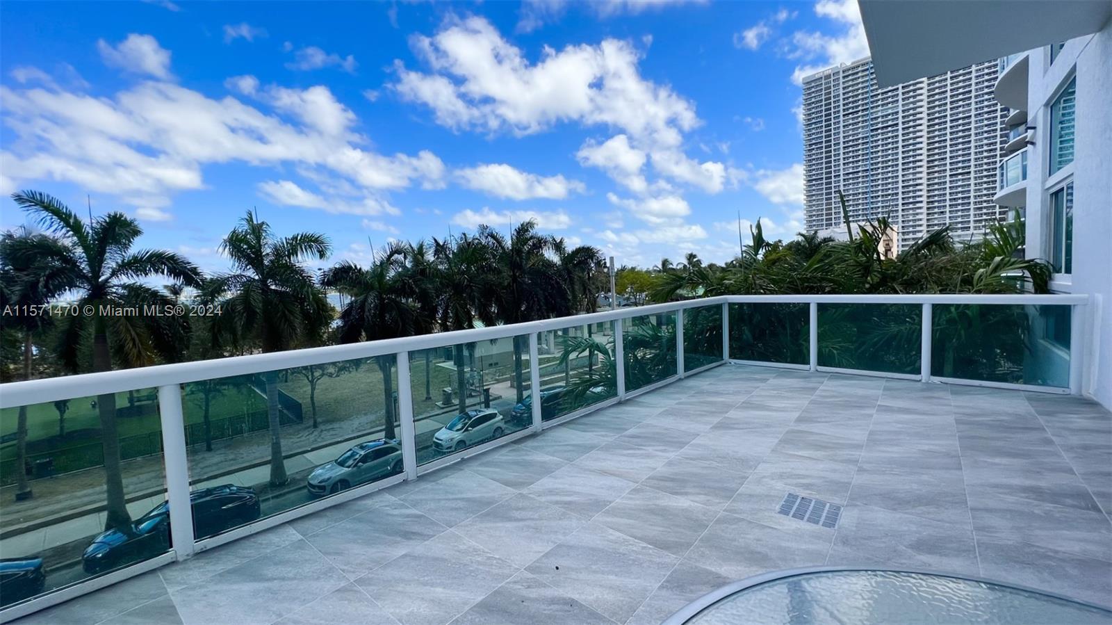 1800 N Bayshore Dr 302, Miami, Florida 33132, 1 Bedroom Bedrooms, ,2 BathroomsBathrooms,Residentiallease,For Rent,1800 N Bayshore Dr 302,A11571470