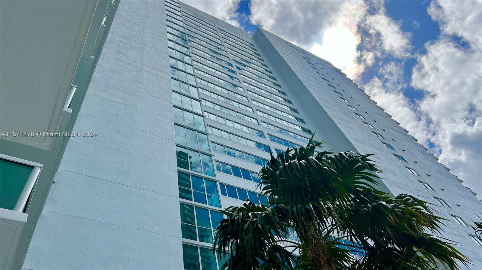 1800 N Bayshore Dr 302, Miami, Florida 33132, 1 Bedroom Bedrooms, ,2 BathroomsBathrooms,Residentiallease,For Rent,1800 N Bayshore Dr 302,A11571470