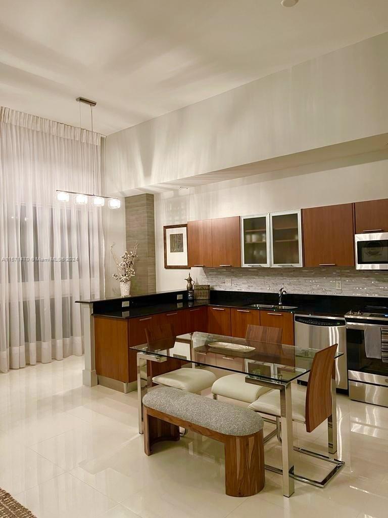 1800 N Bayshore Dr 302, Miami, Florida 33132, 1 Bedroom Bedrooms, ,2 BathroomsBathrooms,Residentiallease,For Rent,1800 N Bayshore Dr 302,A11571470