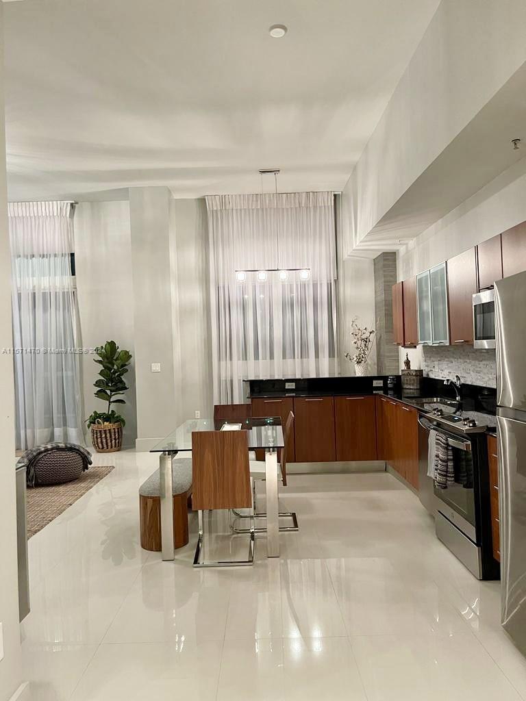 1800 N Bayshore Dr 302, Miami, Florida 33132, 1 Bedroom Bedrooms, ,2 BathroomsBathrooms,Residentiallease,For Rent,1800 N Bayshore Dr 302,A11571470