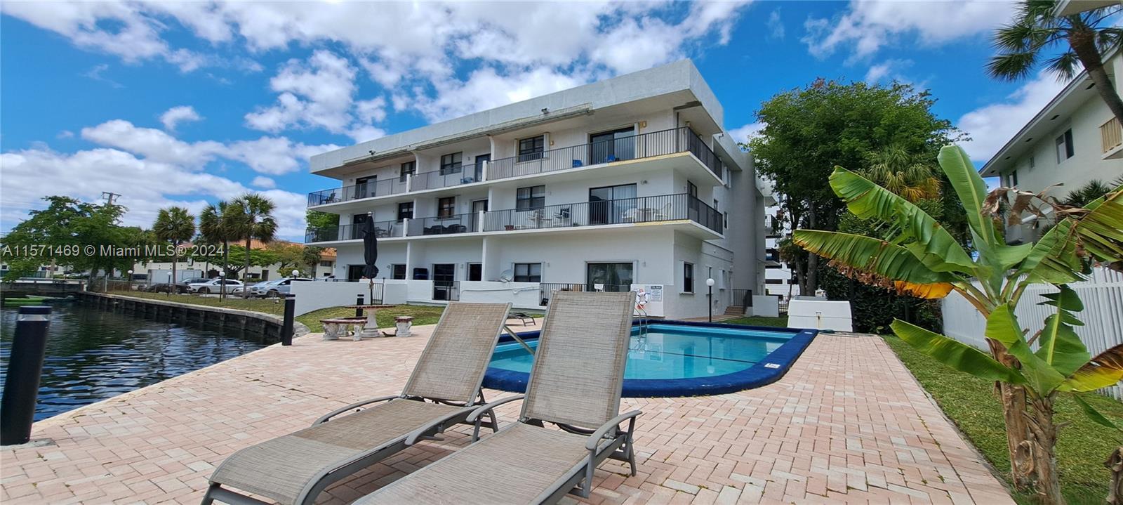 1900 Diana Dr 3E, Hallandale Beach, Florida 33009, 3 Bedrooms Bedrooms, ,3 BathroomsBathrooms,Residentiallease,For Rent,1900 Diana Dr 3E,A11571469