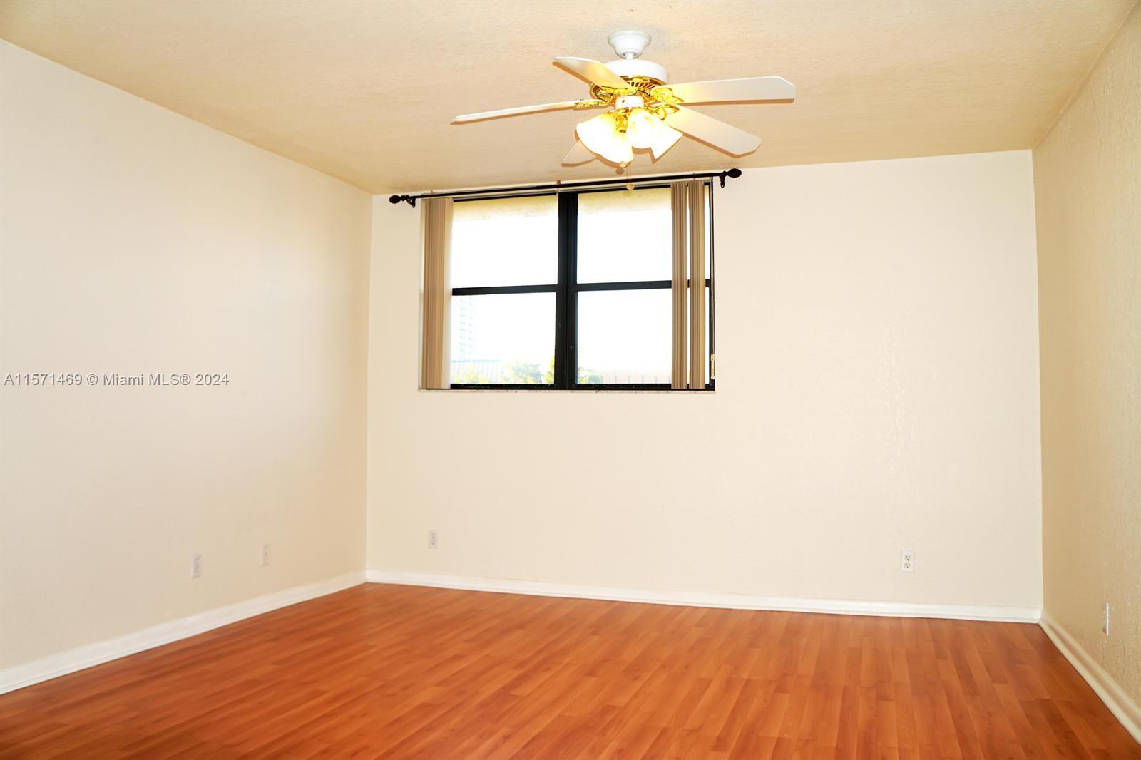 1900 Diana Dr 3E, Hallandale Beach, Florida 33009, 3 Bedrooms Bedrooms, ,3 BathroomsBathrooms,Residentiallease,For Rent,1900 Diana Dr 3E,A11571469