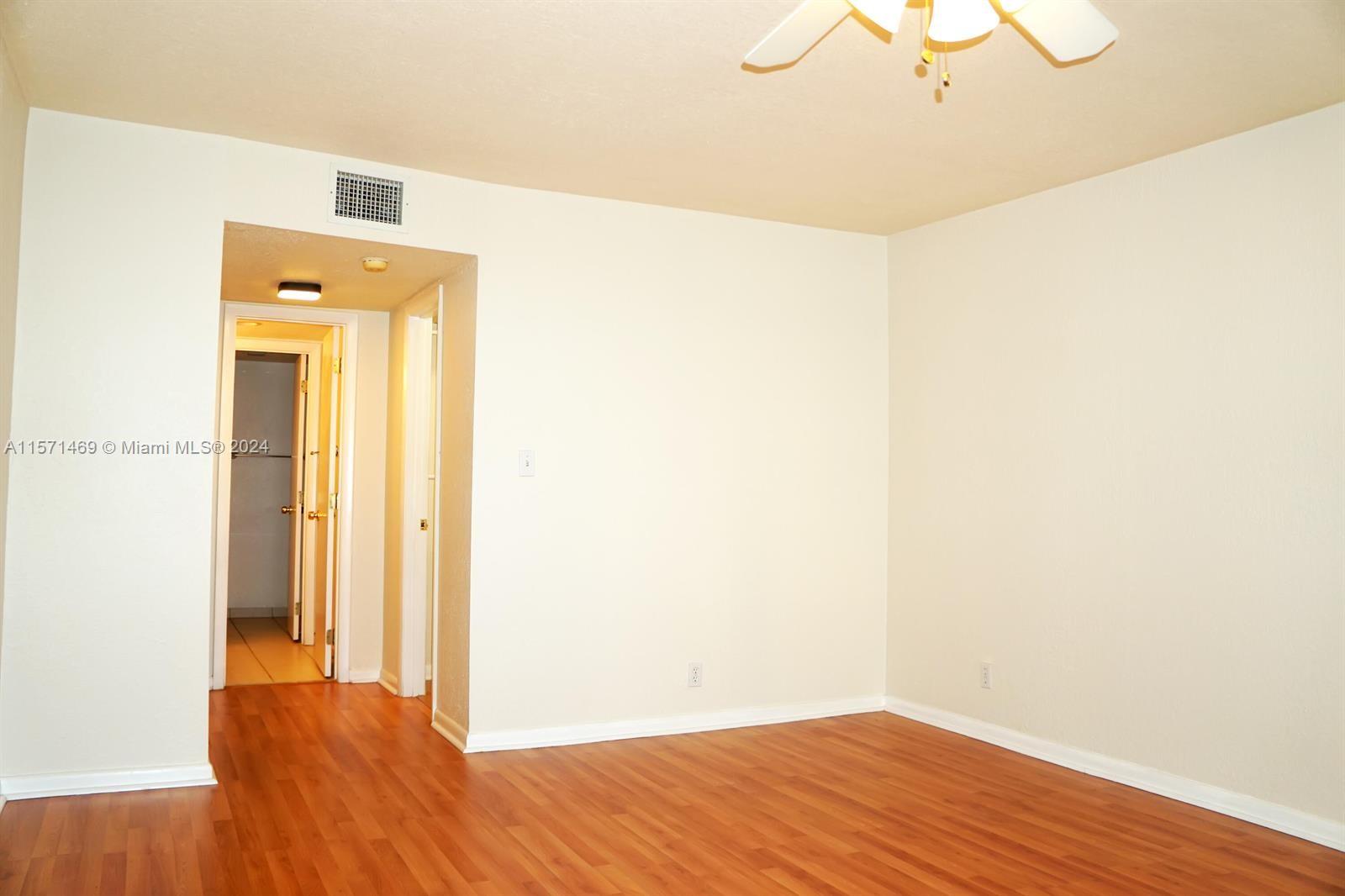 1900 Diana Dr 3E, Hallandale Beach, Florida 33009, 3 Bedrooms Bedrooms, ,3 BathroomsBathrooms,Residentiallease,For Rent,1900 Diana Dr 3E,A11571469
