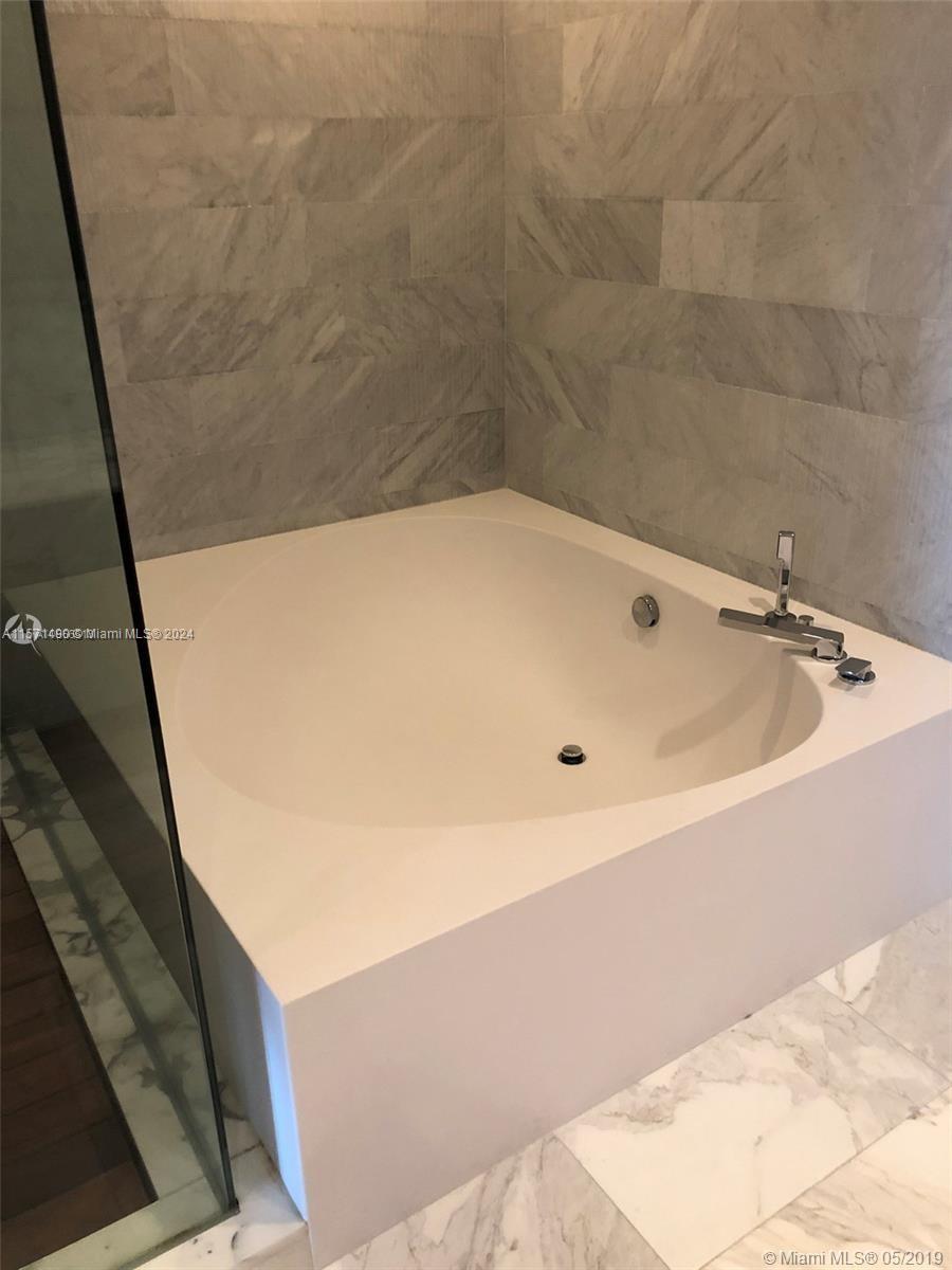 10203 Collins Ave 605, Bal Harbour, Florida 33154, 2 Bedrooms Bedrooms, ,2 BathroomsBathrooms,Residentiallease,For Rent,10203 Collins Ave 605,A11571490