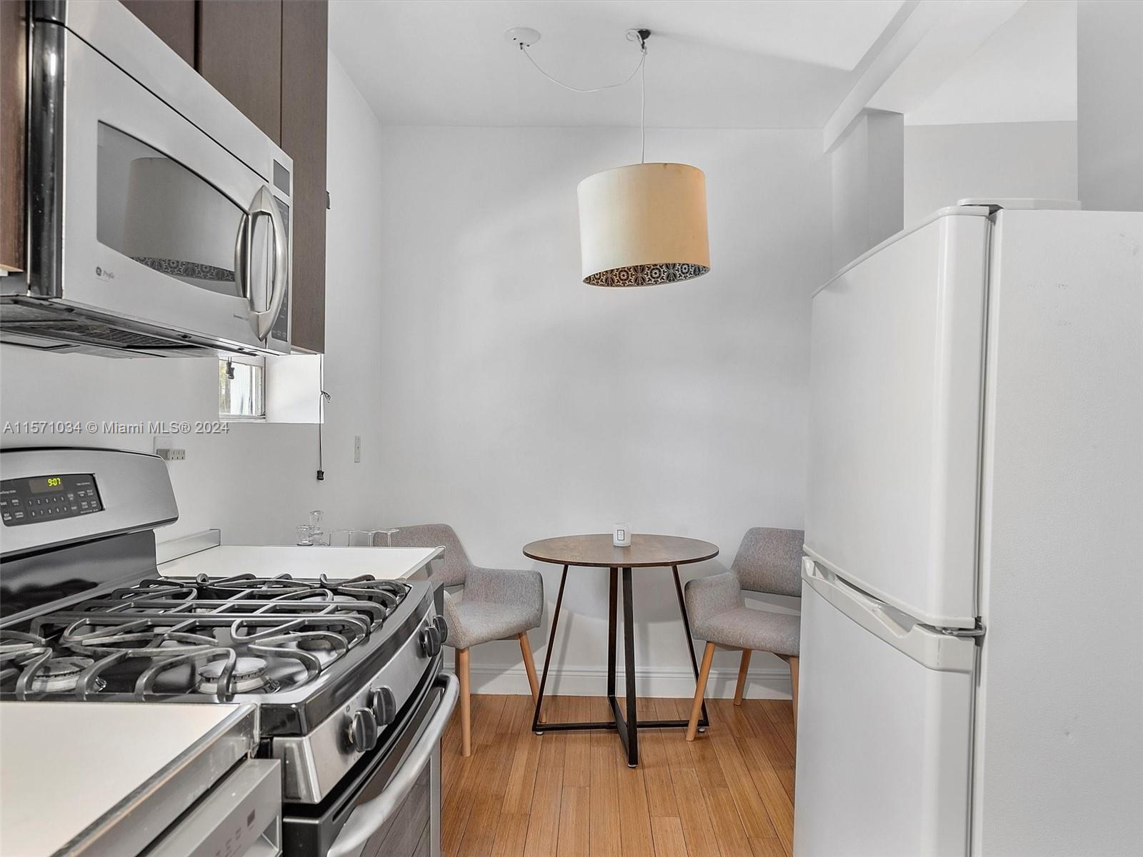 4812 Pine Tree Dr 208, Miami Beach, Florida 33140, 1 Bedroom Bedrooms, ,1 BathroomBathrooms,Residentiallease,For Rent,4812 Pine Tree Dr 208,A11571034