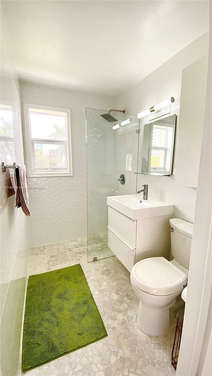 6484 Indian Creek St 203, Miami Beach, Florida 33141, ,1 BathroomBathrooms,Residential,For Sale,6484 Indian Creek St 203,A11570831
