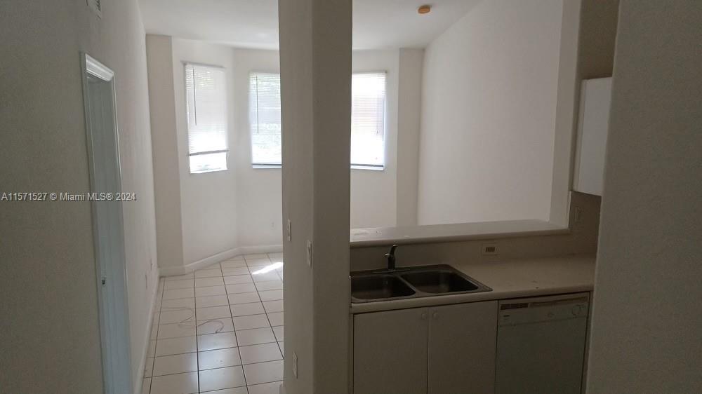 1666 SE 27th Ct 203, Homestead, Florida 33035, 2 Bedrooms Bedrooms, ,2 BathroomsBathrooms,Residentiallease,For Rent,1666 SE 27th Ct 203,A11571527
