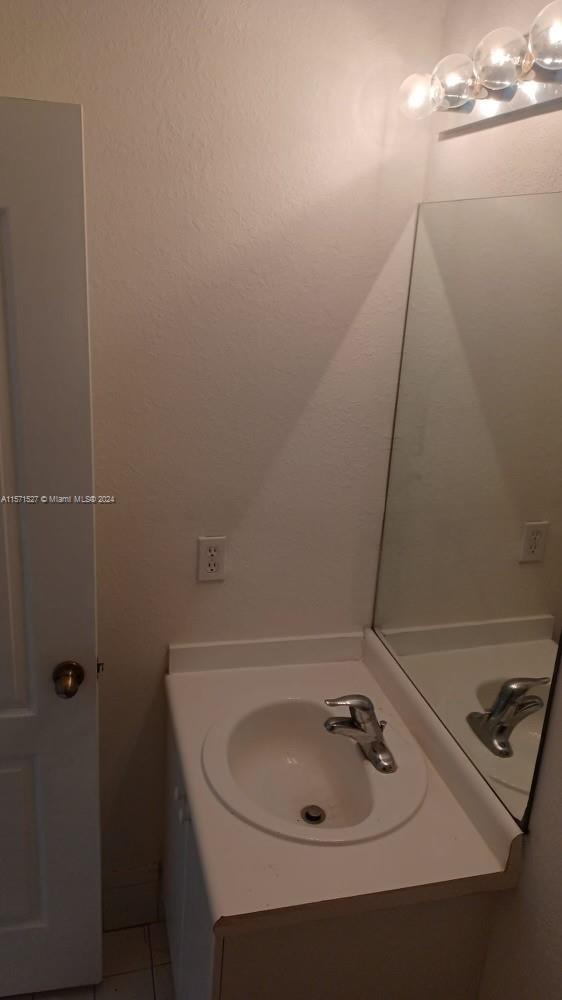 1666 SE 27th Ct 203, Homestead, Florida 33035, 2 Bedrooms Bedrooms, ,2 BathroomsBathrooms,Residentiallease,For Rent,1666 SE 27th Ct 203,A11571527