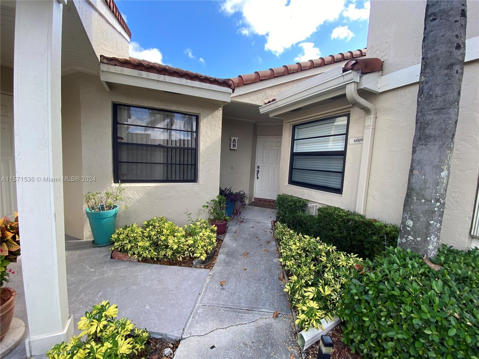 6009 NW 170th Ter 6009, Hialeah, Florida 33015, 2 Bedrooms Bedrooms, ,2 BathroomsBathrooms,Residentiallease,For Rent,6009 NW 170th Ter 6009,A11571536