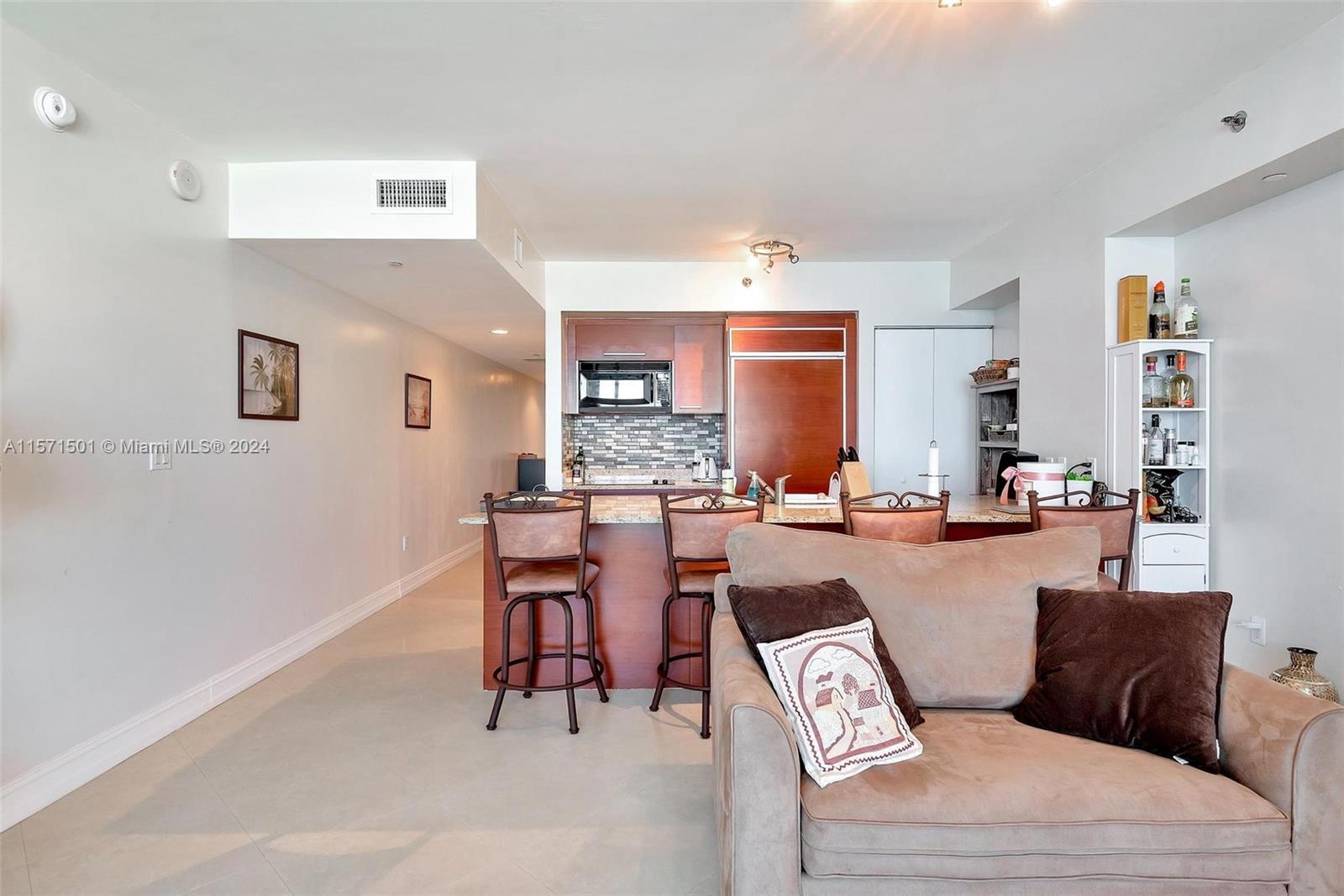 1830 S Ocean Dr 4709, Hallandale Beach, Florida 33009, 1 Bedroom Bedrooms, ,1 BathroomBathrooms,Residentiallease,For Rent,1830 S Ocean Dr 4709,A11571501