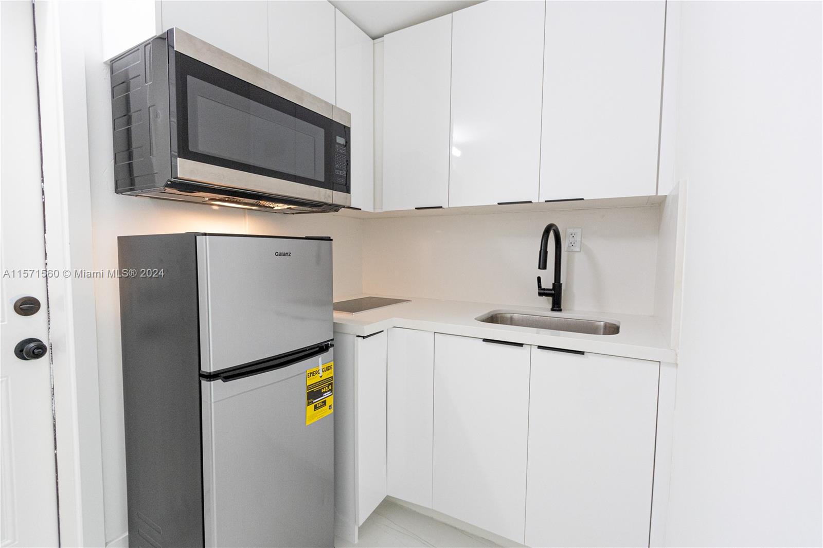 8281 NE 2nd Ct 02, Miami, Florida 33138, 1 Bedroom Bedrooms, ,1 BathroomBathrooms,Residentiallease,For Rent,8281 NE 2nd Ct 02,A11571560