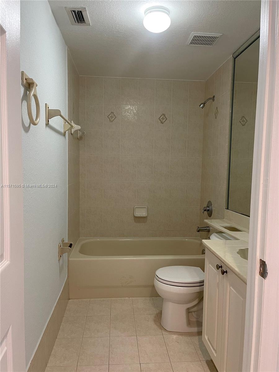 7380 NW 174th Ter 204, Hialeah, Florida 33015, 3 Bedrooms Bedrooms, ,2 BathroomsBathrooms,Residentiallease,For Rent,7380 NW 174th Ter 204,A11571595