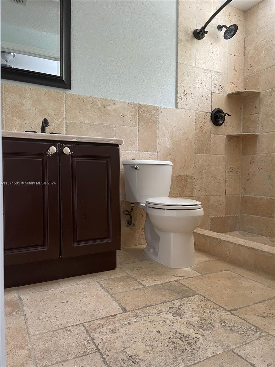 7380 NW 174th Ter 204, Hialeah, Florida 33015, 3 Bedrooms Bedrooms, ,2 BathroomsBathrooms,Residentiallease,For Rent,7380 NW 174th Ter 204,A11571595